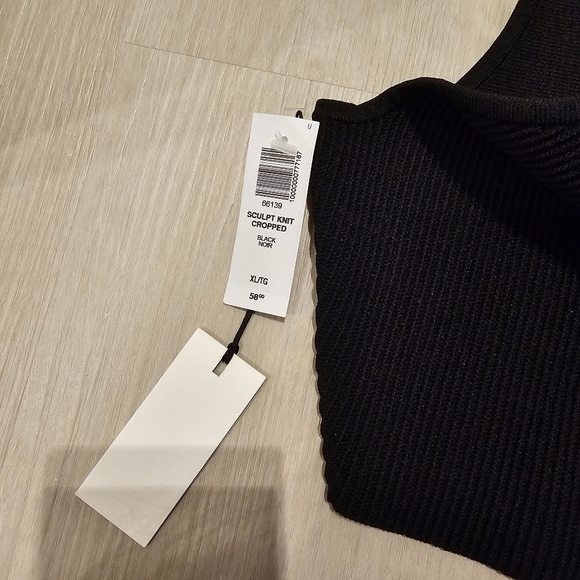 NWT Black cropped sculpt knit top in xl - Picture 5 of 5